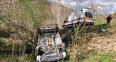 Otomobil şarampole devrildi: 4 yaralı