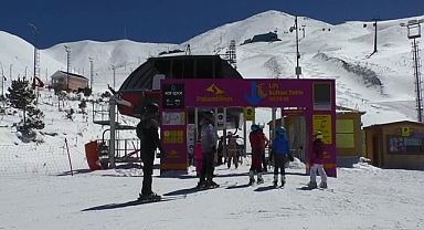 Palandöken’de hafta sonu kayak coşkusu