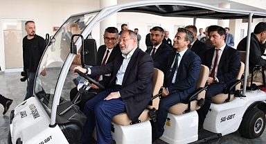 Eski Sağlık Bakanı Akdağ; AK Parti'den önce hasta yakınları karton mukavvada yatıyordu