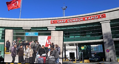 Sarp Sınır Kapısı'nda turizm yoğunluğu
