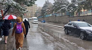 Şehir beyaza büründü