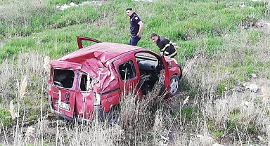 Sürücü direksiyon hakimiyetini kaybetti, araç şarampole uçtu,