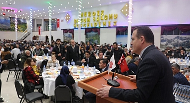 Vali bin kişi ile iftar açtı