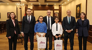 Valilik koltuğuna oturdu, “Mahallere kütüphaneler kuracağım”