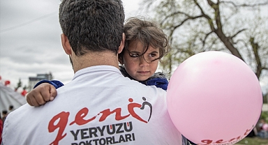 Yeryüzü Doktorları depremzede çocuklarla
