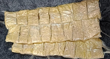 2 yolcunun üzerinden 10 kilogram eroin çıktı