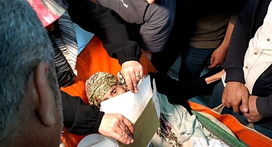 93 yaşındaki Gaffure Nine sandığa sedyede getirildi