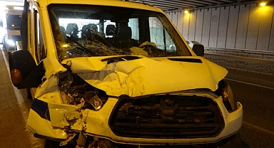 Akaryakıt tankeri ile kamyonet çarpıştı!