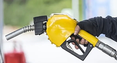 Akaryakıta peş peşe indirim