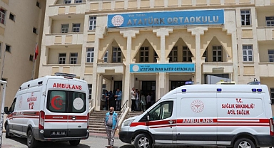 Ambulansla taşınan hastalar sandık başına gitti
