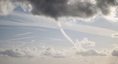 Aniden oluşan hortum korkuttu 