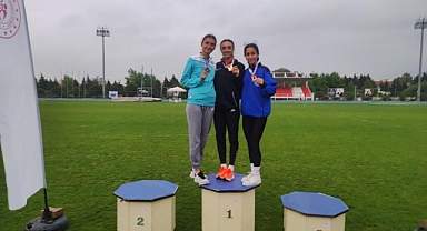 Atletler madalyaları topladı