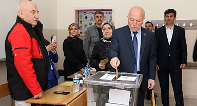 Başkan Sekmen oyunu kullandı