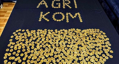Bir araçta 562 altın sikke ele geçirildi