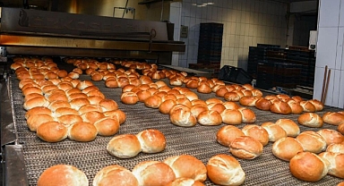Büyükşehir Belediyesi ücretsiz ekmek dağıtıyor!
