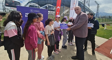 Çocuk atletler eğlendi