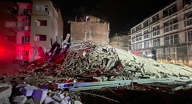 Çöken binadan cansız bedeni çıktı