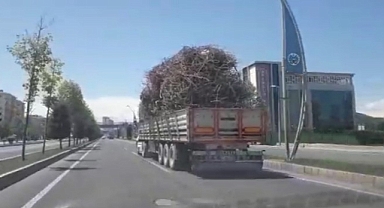 Demir yüklü kamyonun tehlikeli yolculuğu