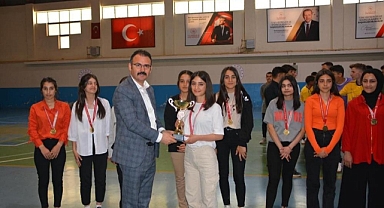 Dereceye giren öğrenciler ödüllendirildi