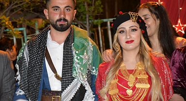 Dudak uçuklatan takı töreni!