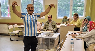 Forma ile oy kullandı