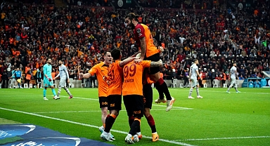 Galatasaray evindeki yenilmezliğini 15'e çıkardı   