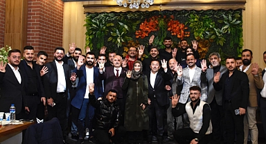 Gençler AK Parti saflarına geçiyor