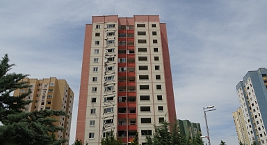 Gören bir daha bakıyor