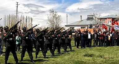 Gözyaşları ve dualar eşliğinde defnedildi