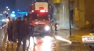 Hasarlı binada korkutan yangın!