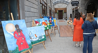 Hükümlü ve tutukluların yaptığı eserler beğeniye sunuldu