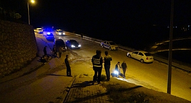 Husumetlilerin silahlı ev baskını kamerada   