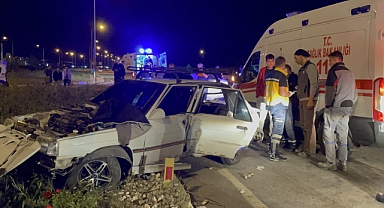 İki otomobil çarpıştı, 7 kişi yaralandı