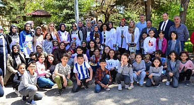 Kendileri küçük, yürekleri büyük!