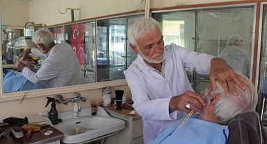 Kentin en yaşlı berberi, 70 yılı geride bıraktı