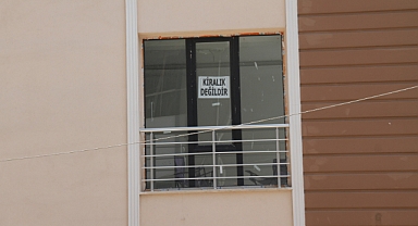 Kiralık yazısının yerini ‘kiralık değildir’ yazısı aldı