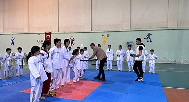 Oltu’da tekmeler kuşak için kalktı