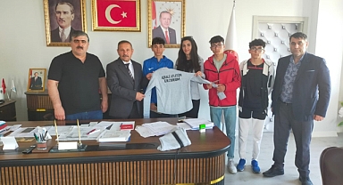 Şampiyonlar ödüllendirildi