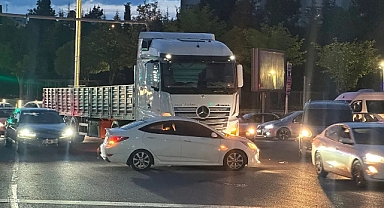 Tır ile otomobil çarpıştı:1 yaralı  