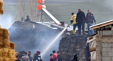 Yangında 5 ev, ahır ve samanlıklar zarar gördü