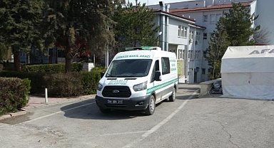 Yaşlı adam yol kenarında ölü bulundu