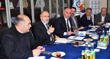 Yavilioğlu ETSO'da sorunları dinledi