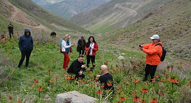 Yerli turistler Kato Dağı'nda
