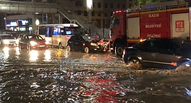 Yolda kalan araçları itfaiye kurtardı   