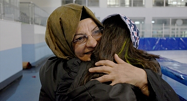 18 aylıkken evlat edinmişlerdi.. Başarısıyla gururlandırdı!