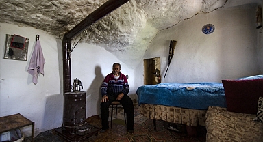 18 çocuğunu işte bu mağarada büyüttü!