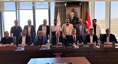 3. Lige yükselen takımları kutladı