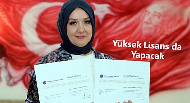 50 yaşında fakülte birincisi