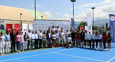 Alagöz Holding 3. Kayısı Cup Tenis Turnuvası, Iğdır'da tamamlandı