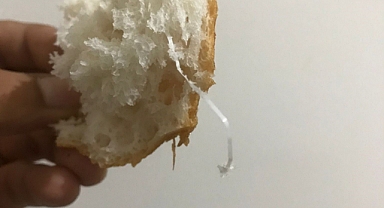 Aldıkları ekmeğin içerisinden öyle bir şey çıktı ki...